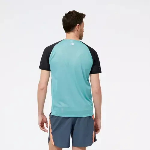 Koszulka do biegania New Balance  TOP ACCELERATE PACER SHORT SLEEVE - MT31241FAD