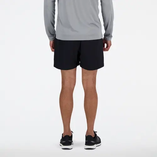 Spodenki do biegania New Balance AC SEAMLESS SHORT 5 INCH - MS41290BK