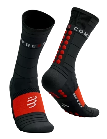 COMPRESSPORT Pro Racing Socks WINTER RUN Black/High Risk Red