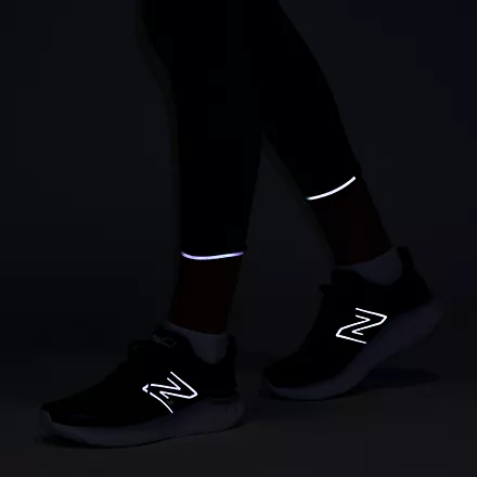 Spodnie damskie New Balance Sleek High Rise Legging 27" WP41237BK